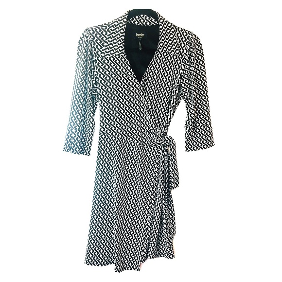 Laundry By Shelli Segal Dresses & Skirts - Celtic Braid Wrap Shirt Dress laundry shelli segal